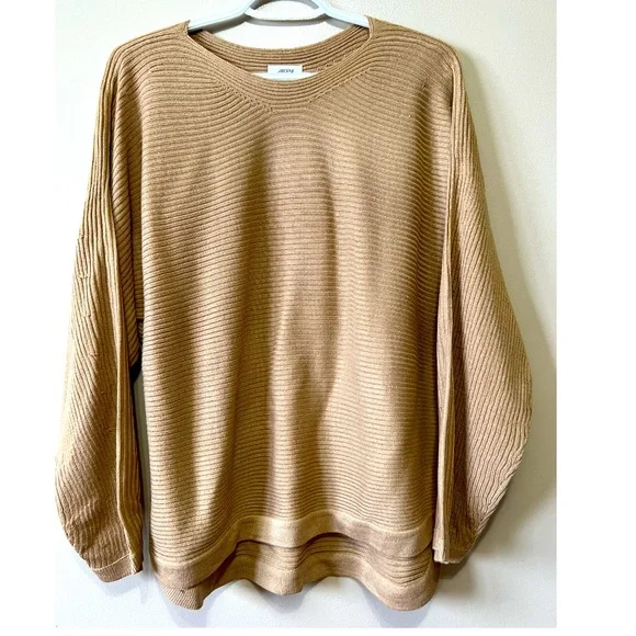 Sweater - Picture 1 of 2